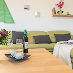 Haus Calmsailing Апартаменты Бёргеренде-Ретвиш